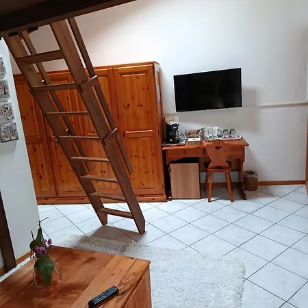 Konukevi Casa Valletta Mezzomerico