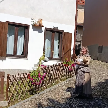 Casa Valletta Konukevi Mezzomerico